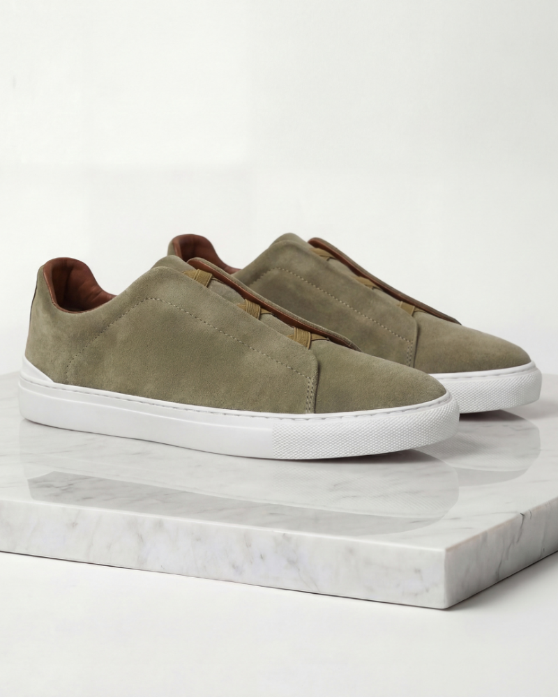 Męskie sneakersy zamszowe oliwkowe minimalistyczne buty widok produkt