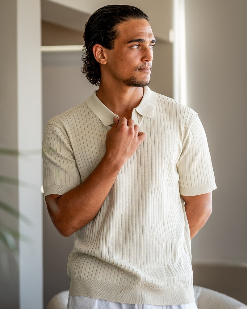 Beżowa koszulka polo męska stylizacja casual letnia prążkowana