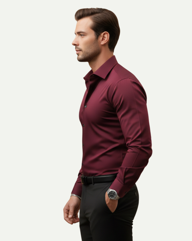 model męski w bordowej koszuli slim fit ujęcie pod kątem elegancki wygląd Lubomirske