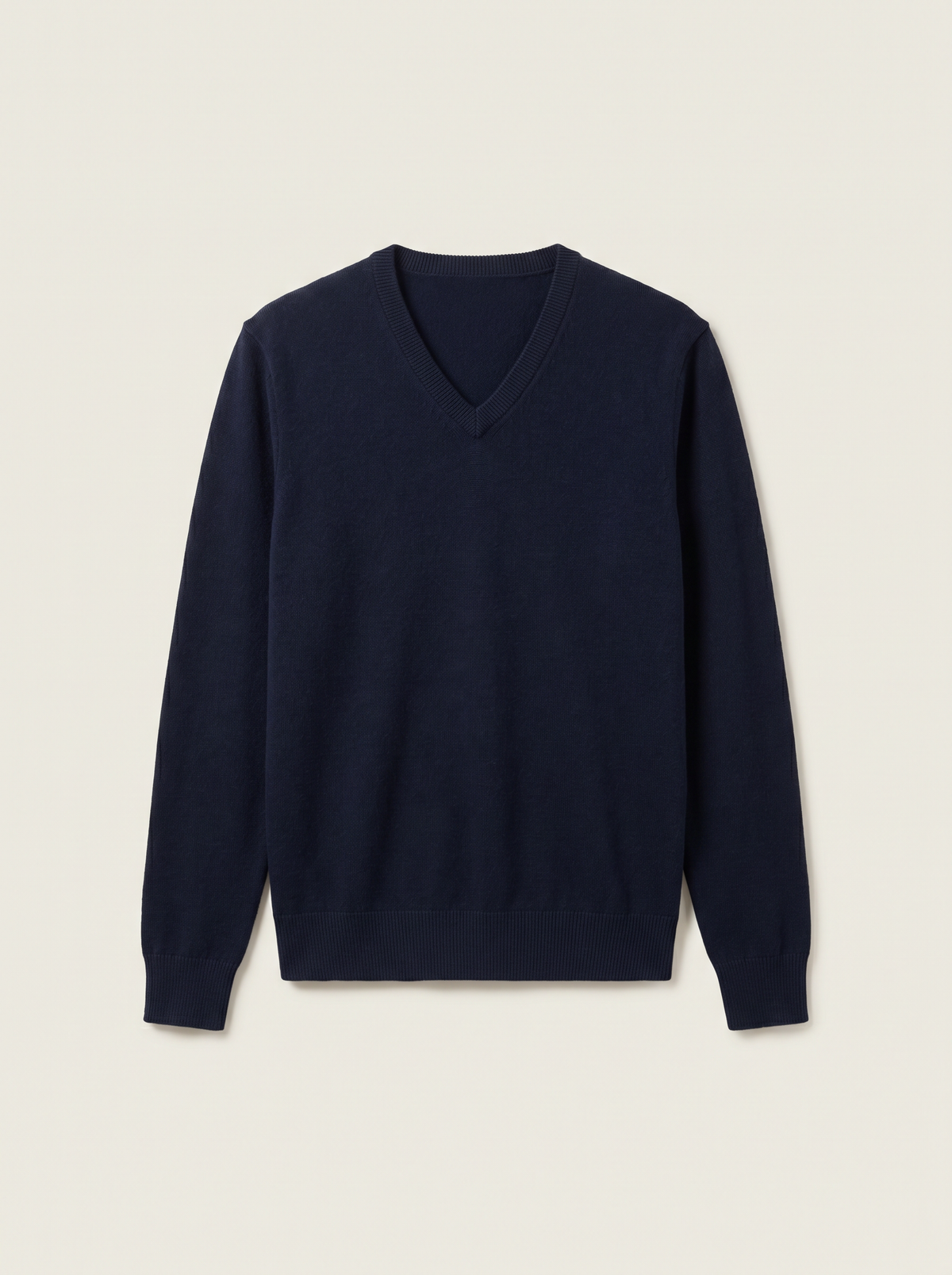 Wełniany sweter z dekoltem V, zdjęcie produktowe flat lay — Aurelien od Lubomirske
